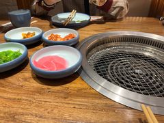 -明洞阿姨·韩式酱蟹烤肉·创意料理(三元桥店)