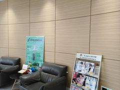 -瑞尔齿科(上海长风大悦城店)