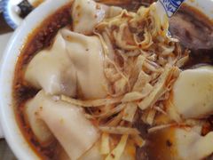 红汤辣馄饨-笑来喜馄饨小笼工坊店(湖滨街店)