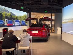 -TESLA 特斯拉(上海太古汇体验店)