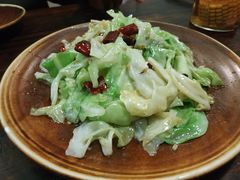 炝炒圆白菜-懒人盐府人家·自贡大麻鱼(安贞店)