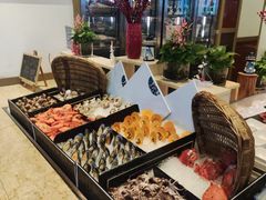 -大中华希尔顿酒店-念自助餐·嗨啤·小龙虾
