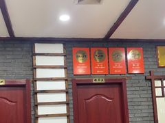 -湖南人家湘菜馆(镇江路店)