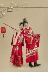 -至臻微拉婚纱摄影