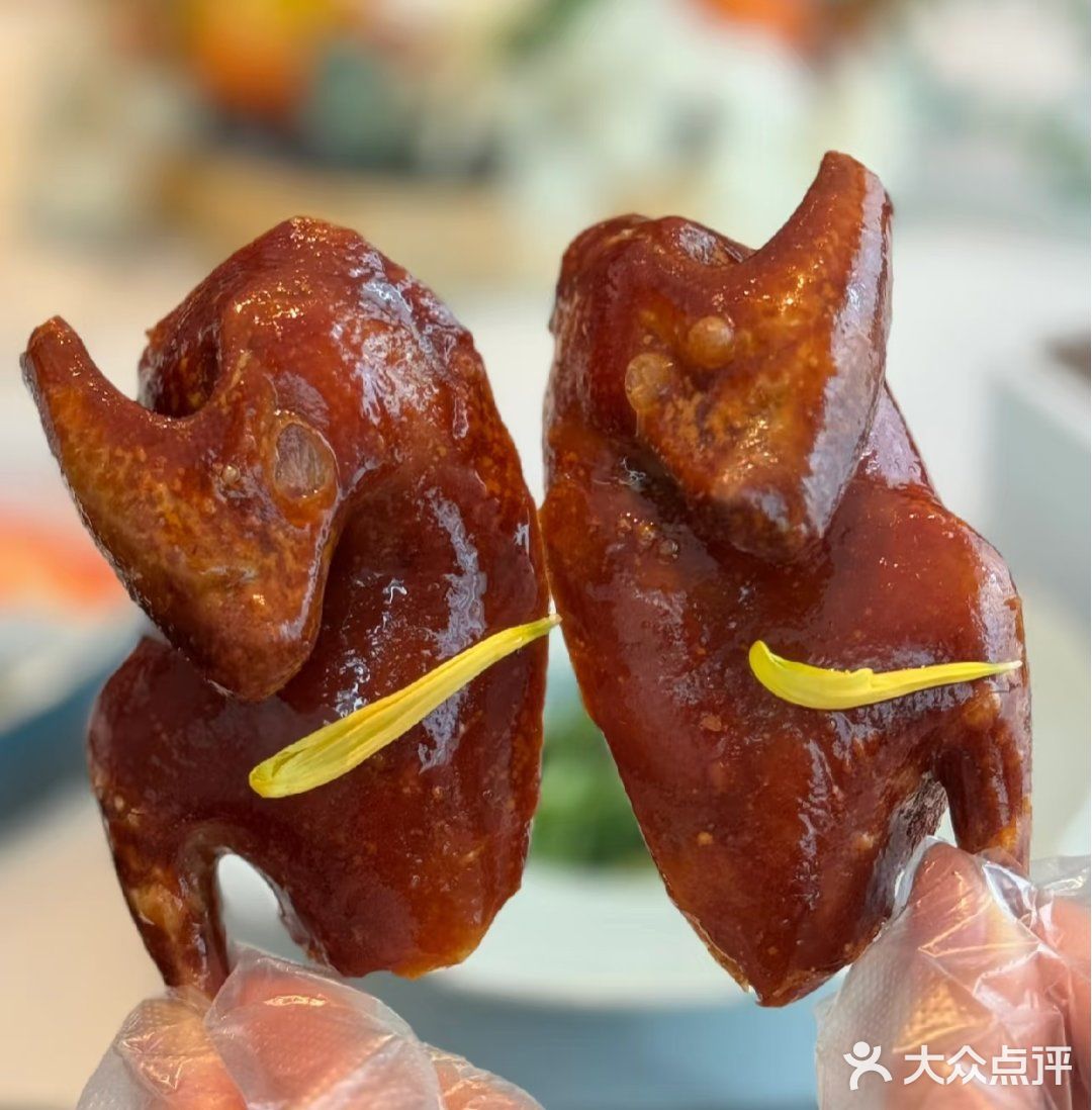 深圳有好多粵菜餐廳，呢間特別在於主打精緻潮粵菜