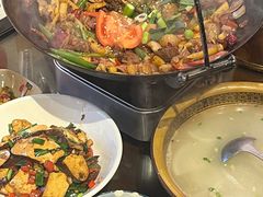 -富正毅三下锅·湘西韵味(天门山索道店)