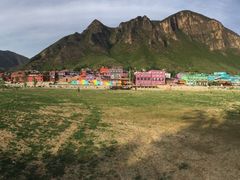 -百里峡七彩艺术小镇