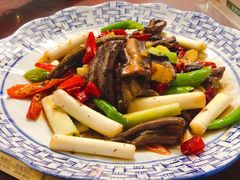 爆炒土鳝鱼-百年粉蒸牛肉