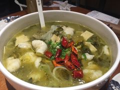 -渝是乎酸菜鱼(龙旗购物中心店)