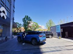 -蔚来中心(北京中关村店)