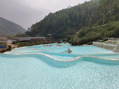 -十万大山布透温泉