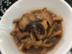 鲍汁花菇焖鸡脚-七爷清汤腩·港式茶餐厅(世博店)