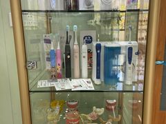 -茂菊口腔连锁(浦东南路店)