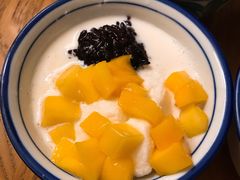 芒果白雪黑糯米-拾光·小碗甜品