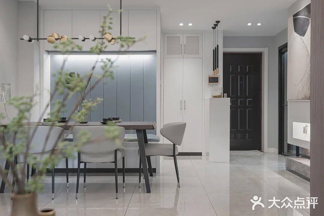 4室2厅3卫跃层里的那些通天柜