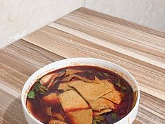 麻辣米线-老字号杨坡红油米线腊汁肉夹馍(东四道巷店)