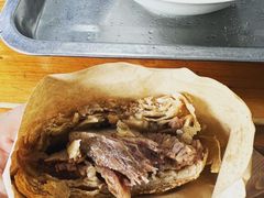 烧饼夹肉-李小老烧饼(常营民族家园店)