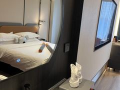 -朵兰达V酒店(成都春熙路太古里国金中心店)