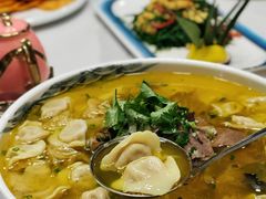 -三江源美食城