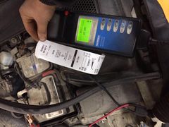 沃尔沃保养检测电瓶-博睿通达汽车修理站