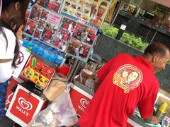 -詹爷爷乌节路街头冰淇淋