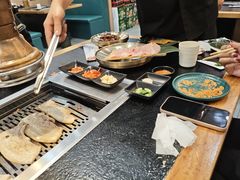 -臻牛烤肉