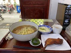 -百年老字号·观振兴蟹黄面·三虾面·苏式面(观前街富仁坊巷店)