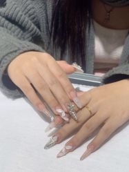 -艾珂·美甲美睫