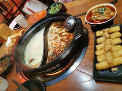 牛油鸳鸯锅底-串门邻居串串火锅(云南南路店)