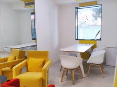 用餐区-YECLIP COFFEE黄色回形针咖啡