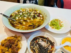 -巷子宽·酸菜鱼(迪士尼小镇店)