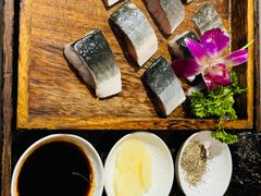 -围炉肉舍•炭烤活鳗•丹东海鲜烤肉(步行街店)