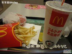 薯条、汽水-麦当劳(萧山国际机场T3航站楼店)