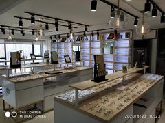 -罗伯特眼镜·蔡司官方授权(罗湖国贸店)