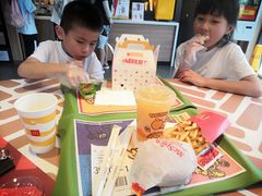 -麦当劳(阳朔益田西街店)