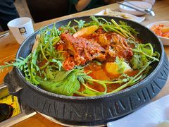 土豆排骨火锅-喇喇排骨火锅·传统韩式脊骨汤(望京西园总店)