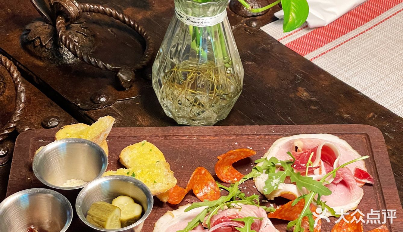 上海西餐厅有5678家，但是每周一半价的只有这家诶！