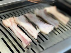 -臻牛烤肉