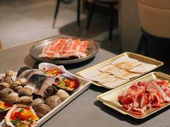 -围炉肉舍•炭烤活鳗•丹东海鲜烤肉(步行街店)