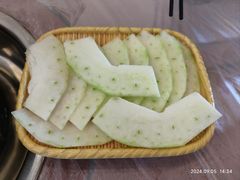 -鲁朗纳麦石锅鸡庄园