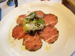 安格斯谷饲牛肉刺身佐酸梅冻-王品牛排(杭州大厦店)