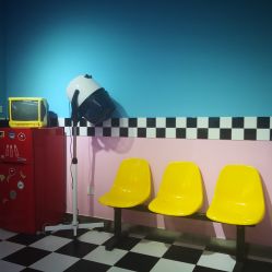 -变画·发型STUDIO