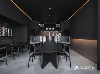 项目位于东京街头文化和艺术中心——原宿地区的某家庭超