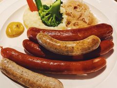 -LENBACH兰巴赫西餐啤酒坊(大连东港店)