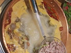 -洱火云南酸菜牛肉火锅(石景山当代商城店)