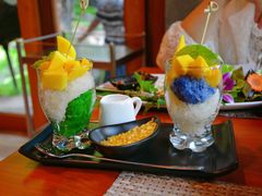 -Chom Cafe and Restaurant