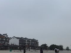 -巴陵广场