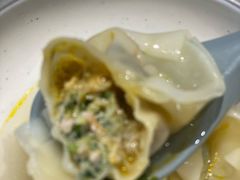 蟹粉菜肉大馄饨-馋三尺蟹粉小笼(人民广场店)