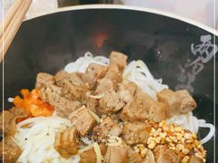 -两勺子一碗口水鸡拌面