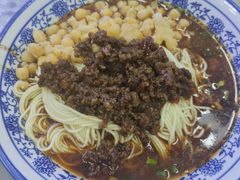 -渝之汇牛肉豌杂面